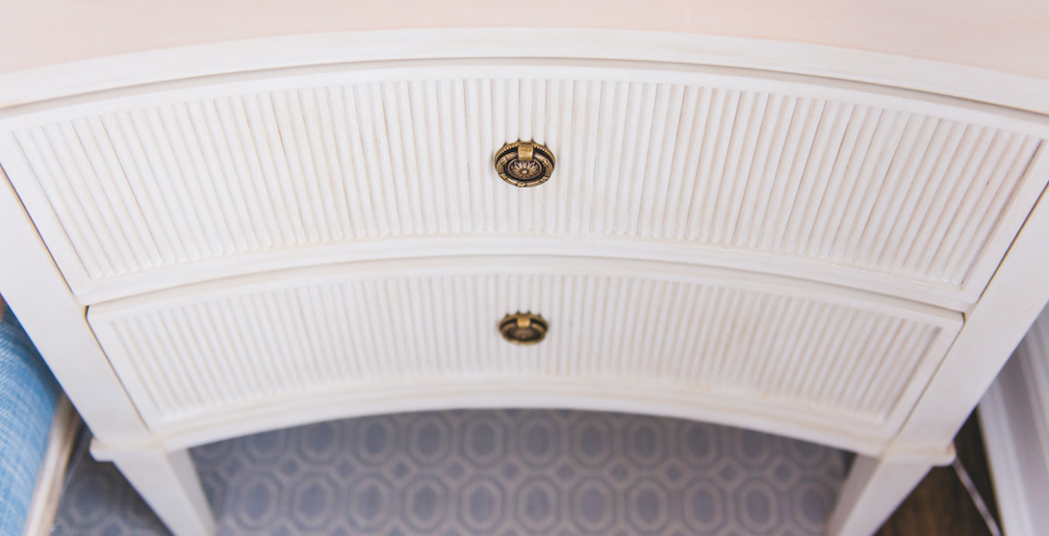 white-nightstand-bedside-table-gold-drawer-handle