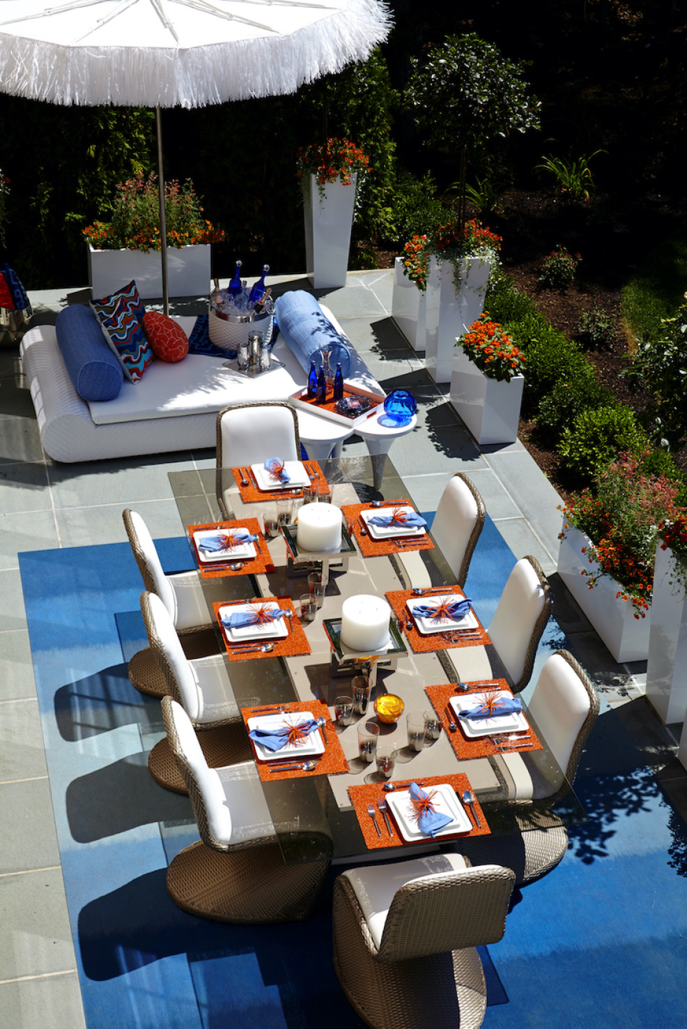 arial-view-outdoor-patio-furniture-dining-table-placesettings