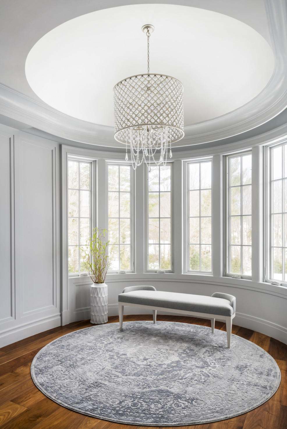 bedroom-seating-area-bench-chandelier