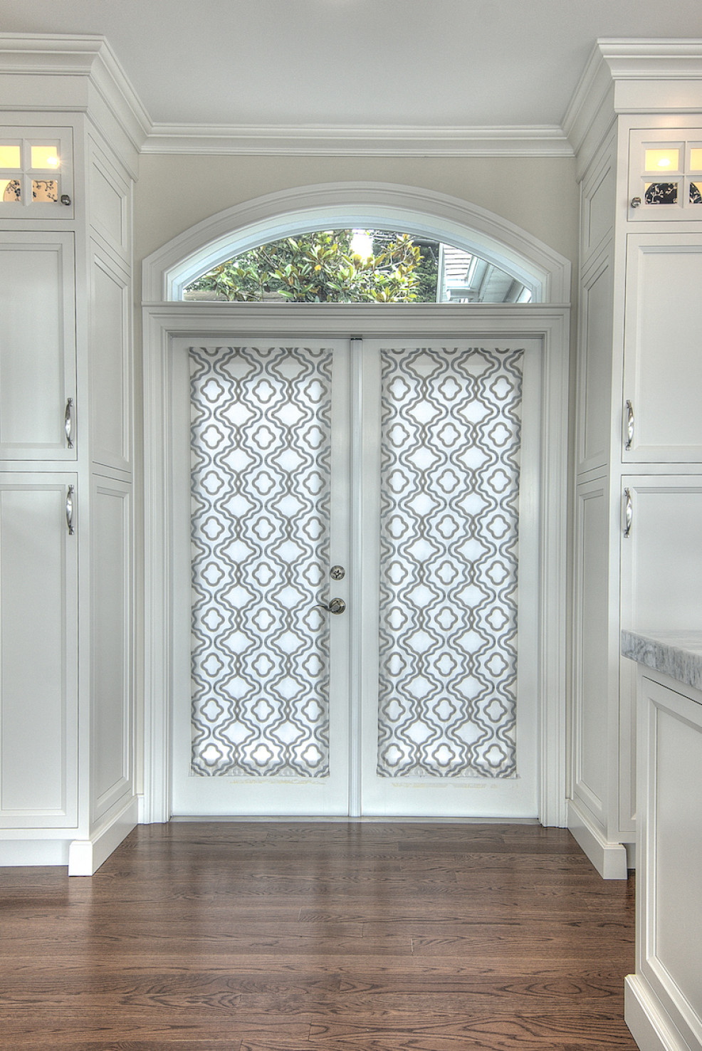 kitchen-glass-doors-window-treatments