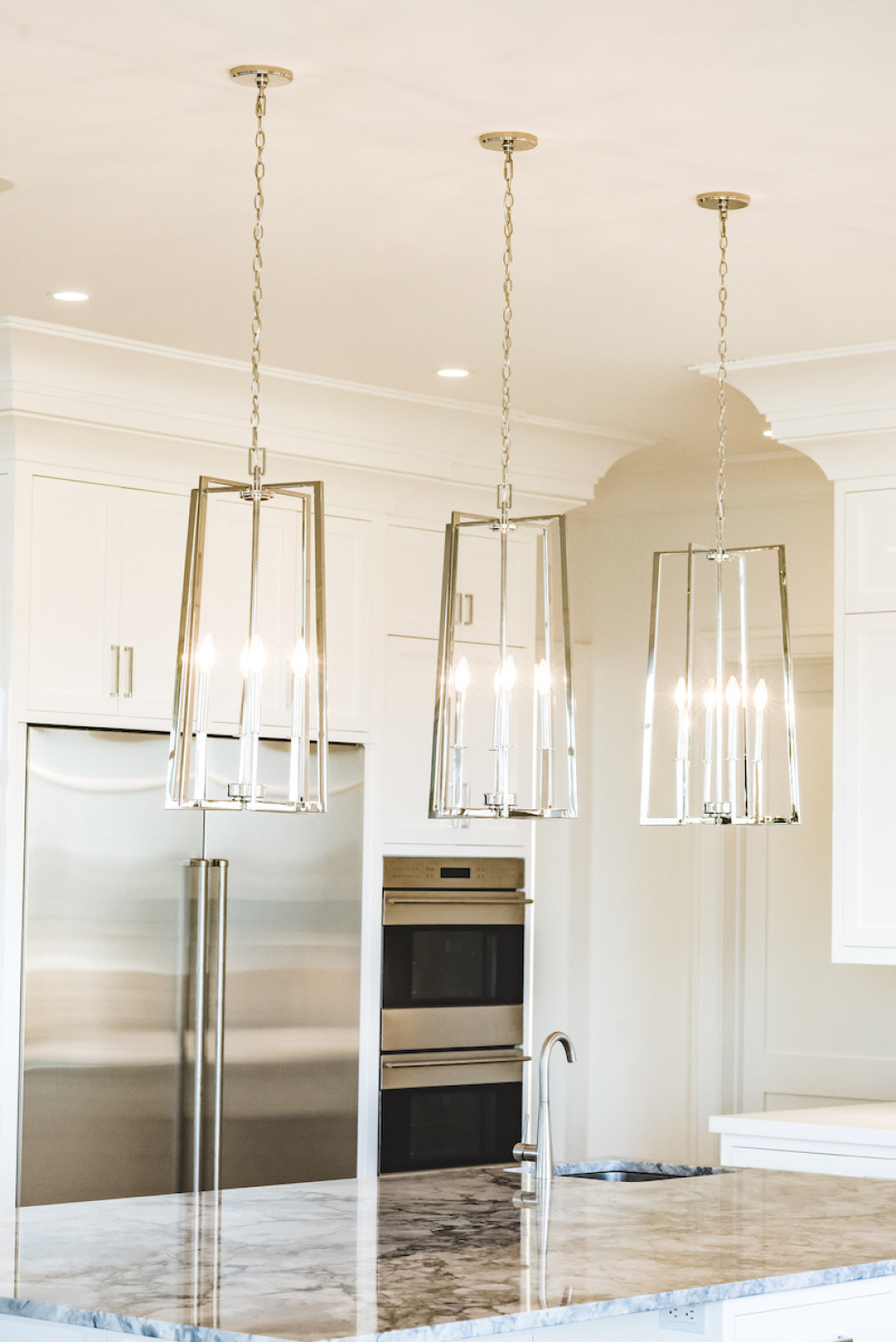 kitchen-hanging-light-chandelier-interior-design