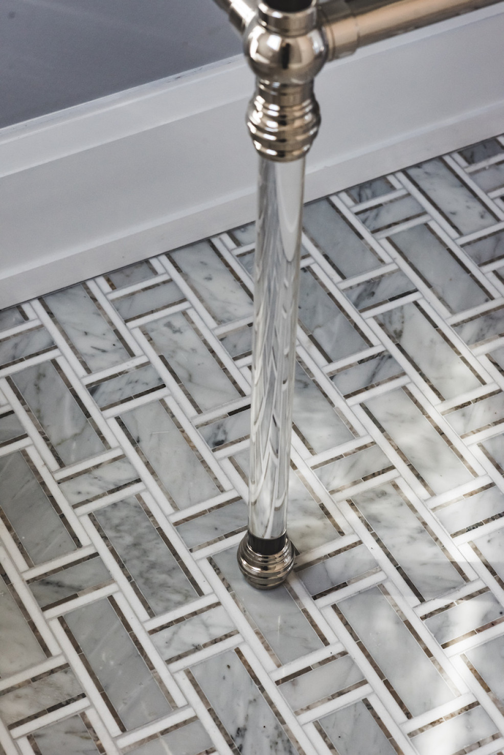 kj-id-interior-design-clar-table-legs-detail