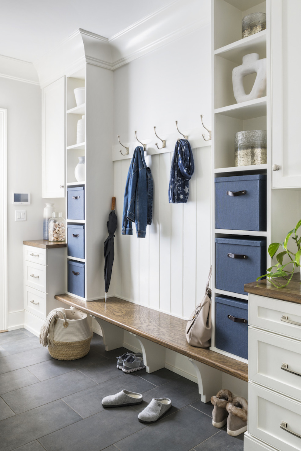 mud-room-bench-coat-racks-show-storage