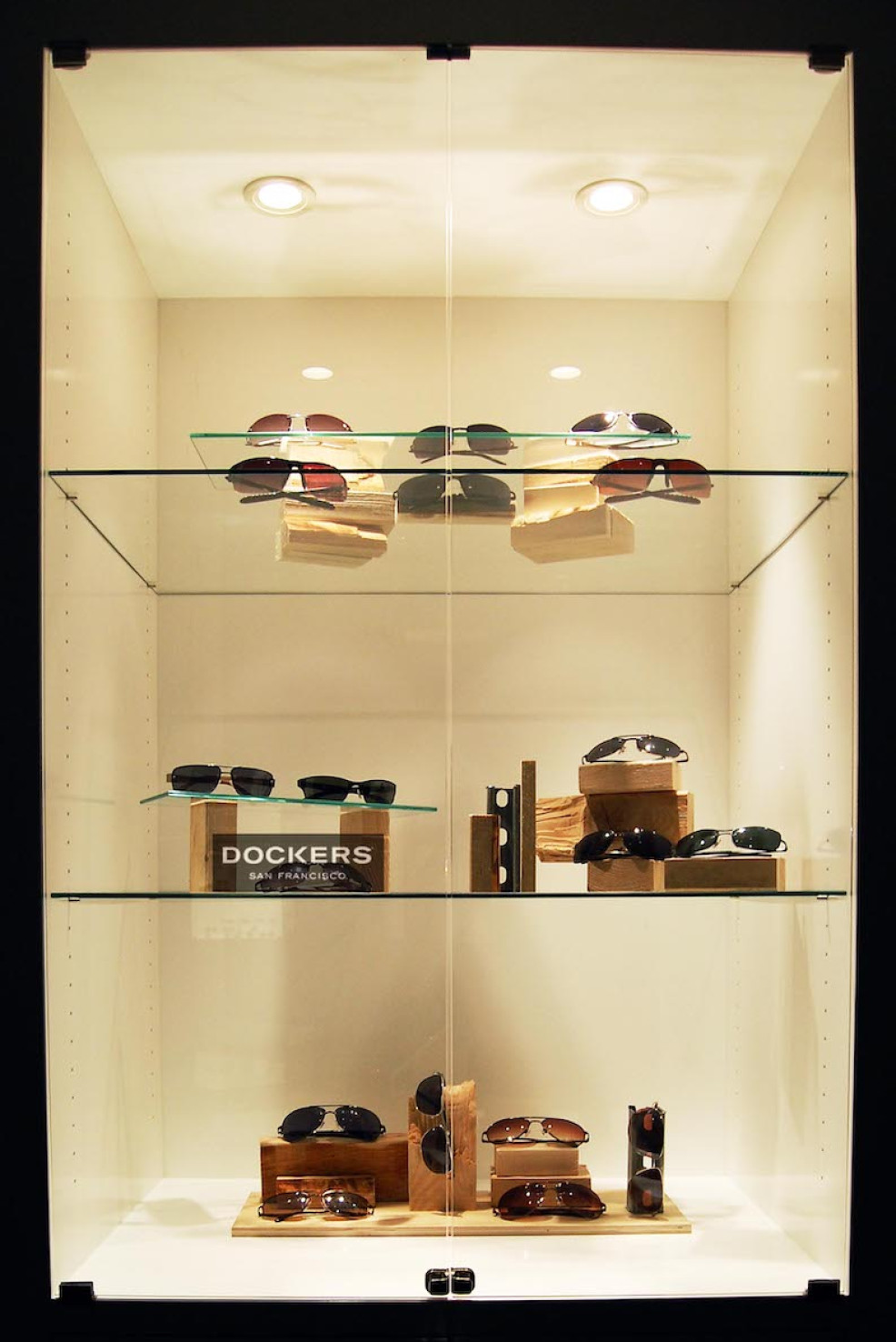 new-york-city-riviera-sunglass-showroom-display-case