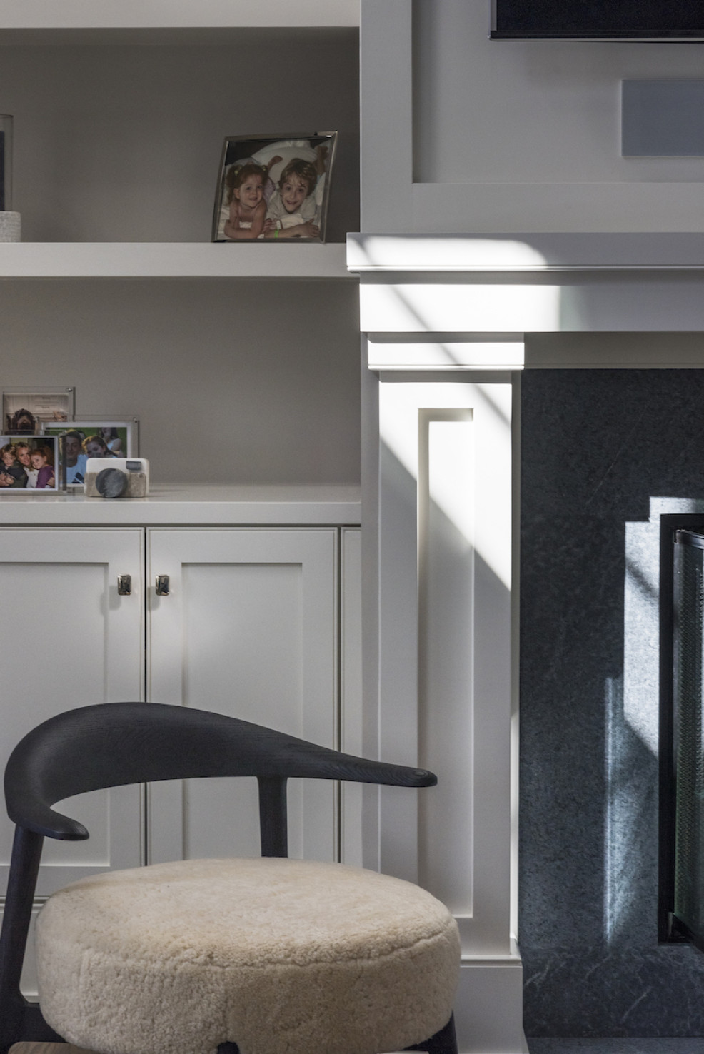 soft-chair-cushion-interior-design-built-in-shelves