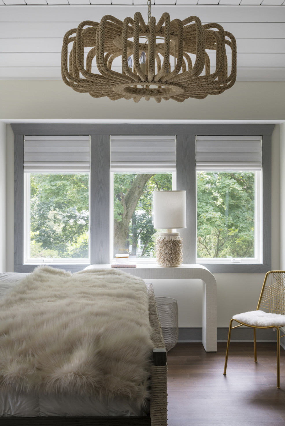 bedroom-design-window-treatments-sands-point-ny