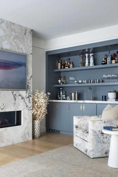 living-room-design-blue-built-in-bar