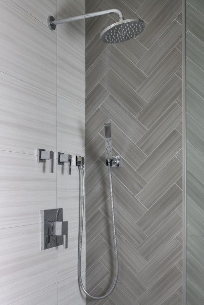 shower-design-herringbone-tile