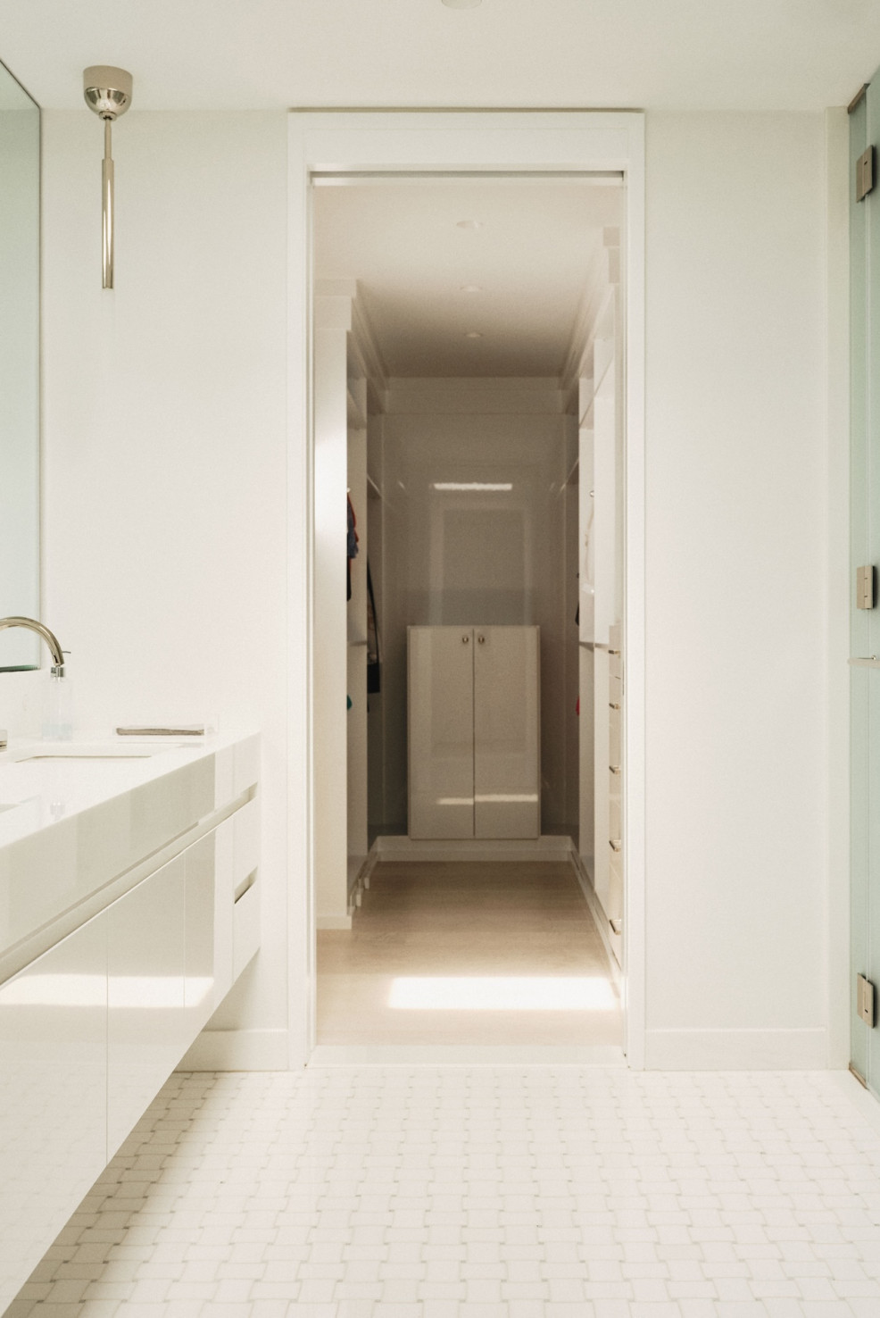 bathroom-interior-design-hamptons-beach-house