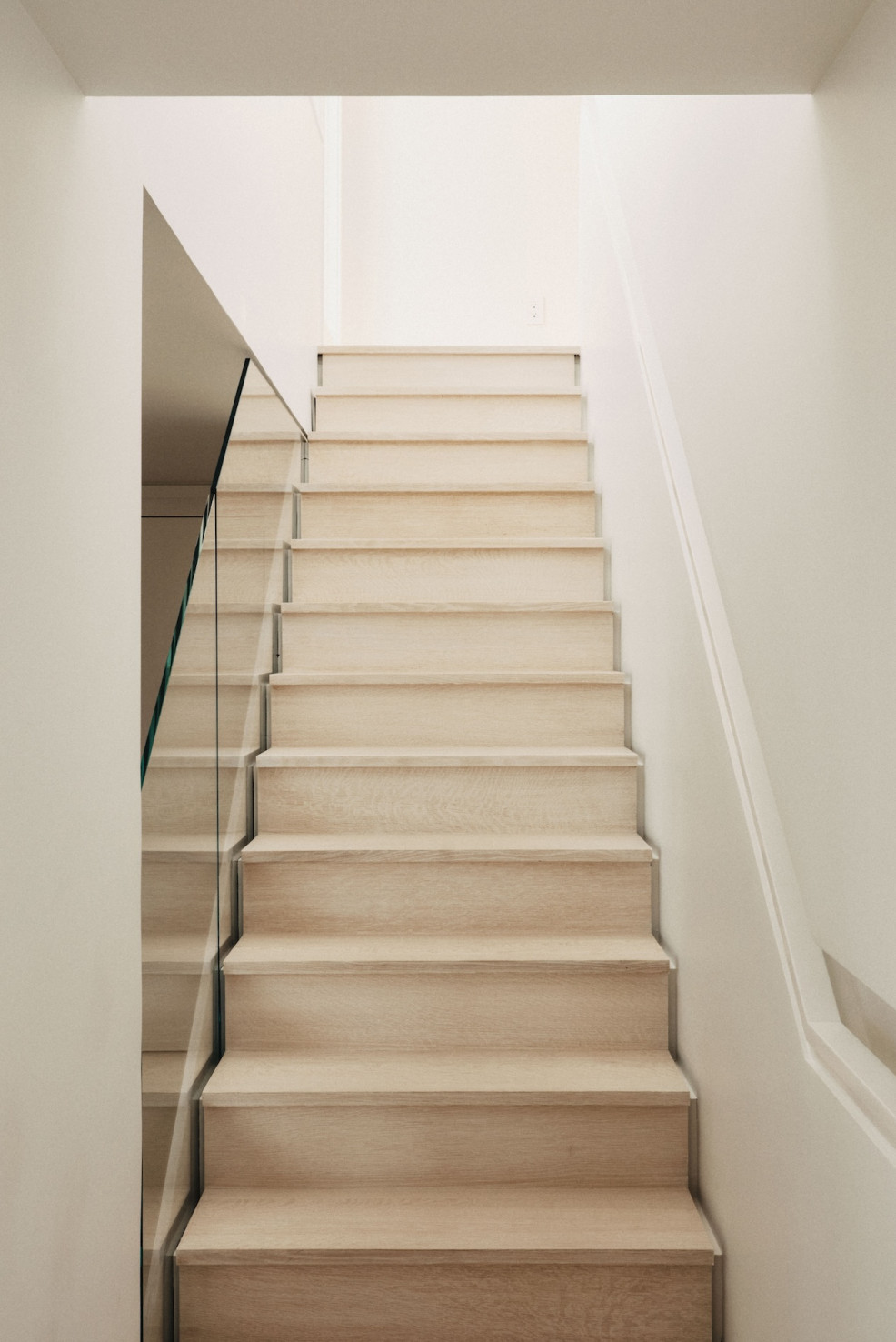 beach-house-hamptons-interior-designer-kjid