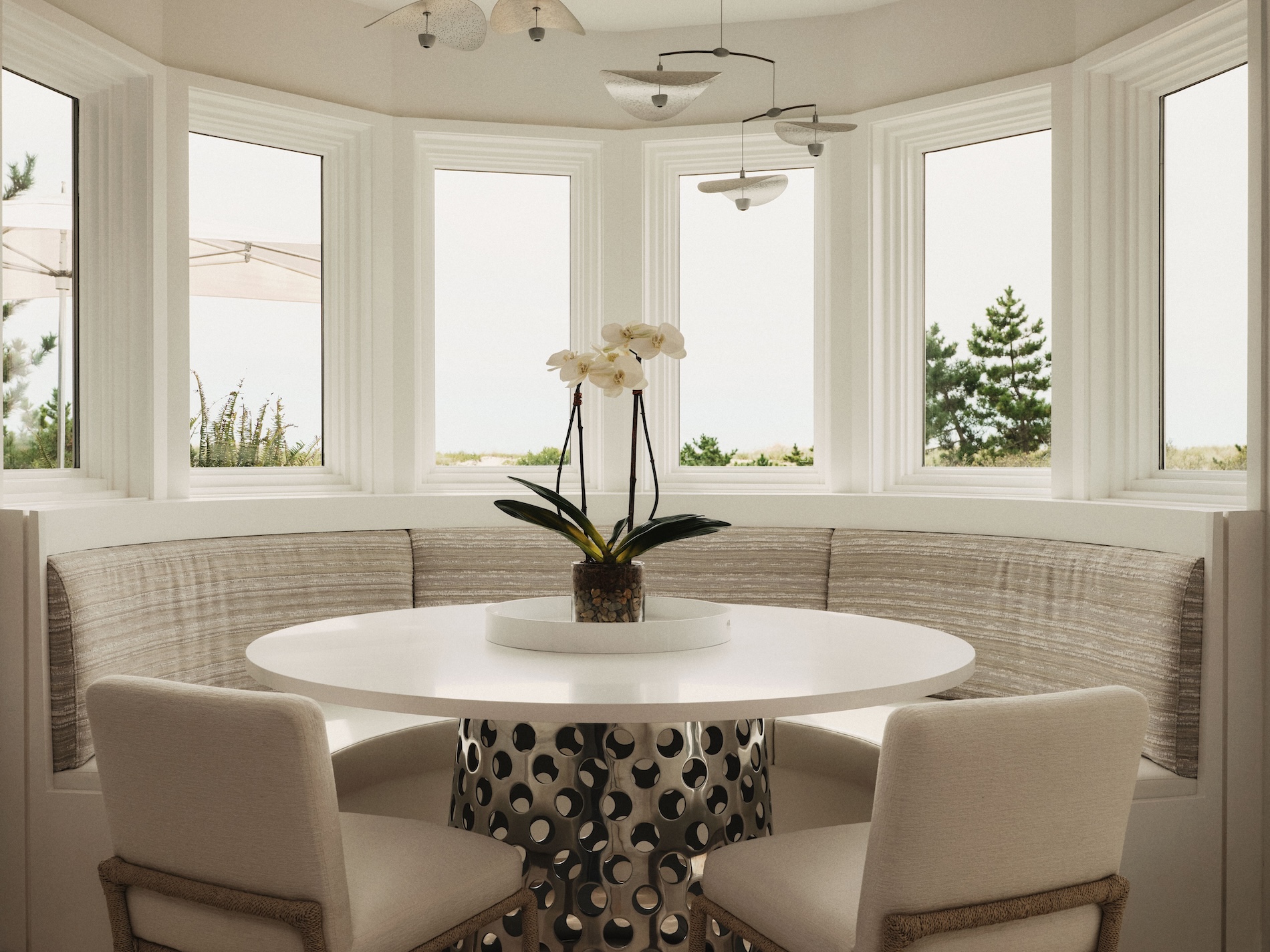 breakfast-table-dining-area-beach-house-southampton-ny