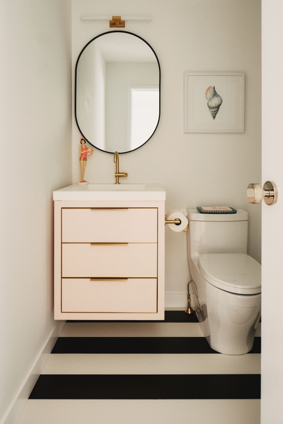 powder-room-beach-house-southampton-ny